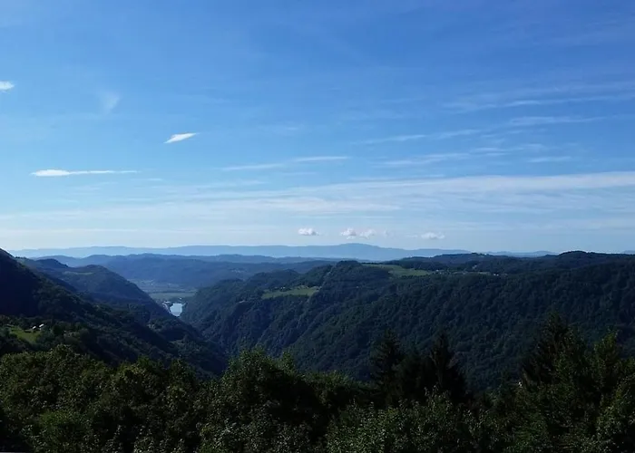 Planinski Dom Gore Apartmanhotel Dol pri Hrastniku